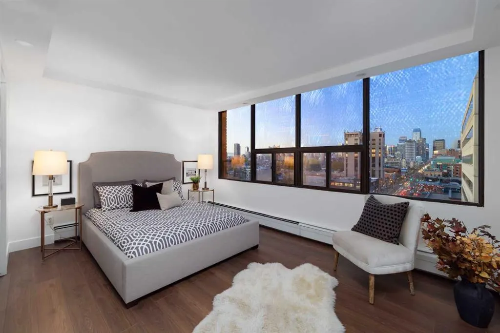 330 26 Avenue SW, #907