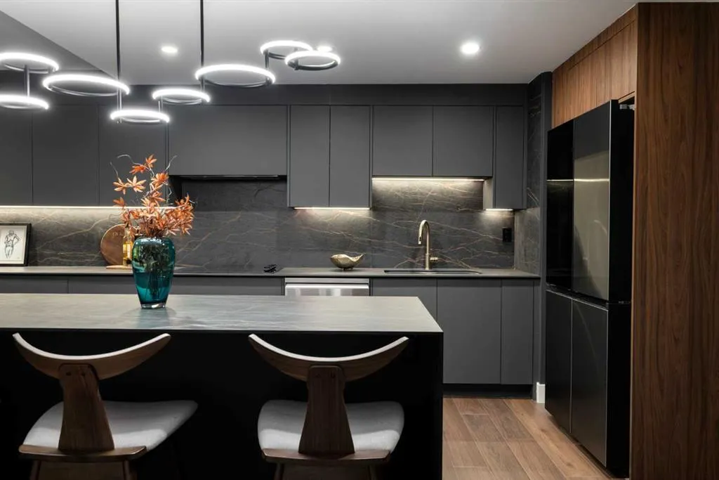 330 26 Avenue SW, #907