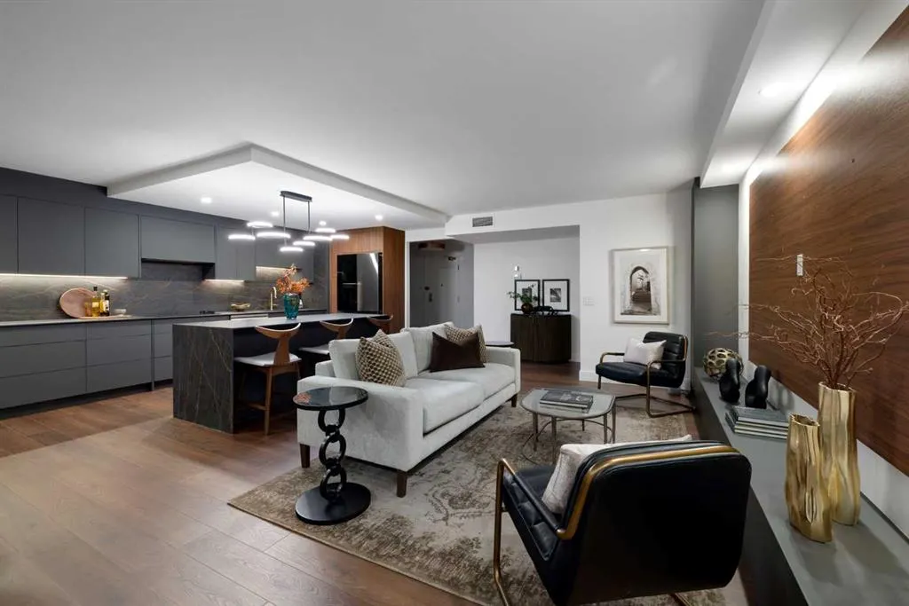 330 26 Avenue SW, #907