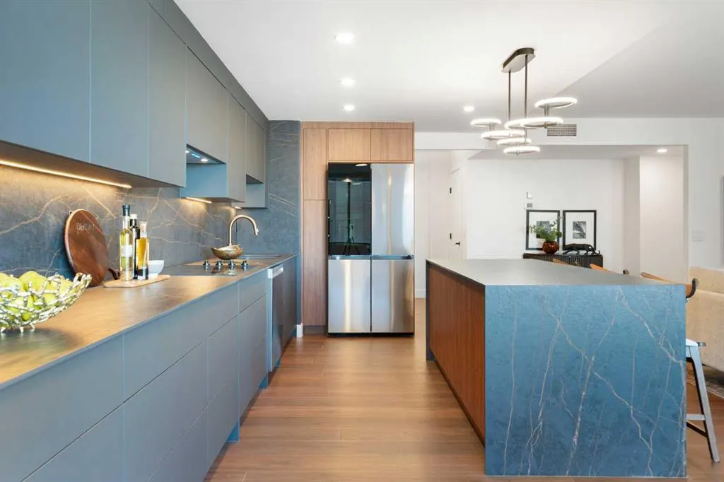 330 26 Avenue SW, #907