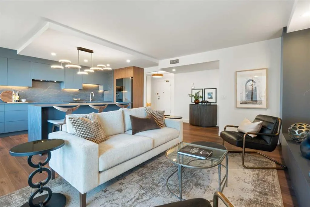 330 26 Avenue SW, #907