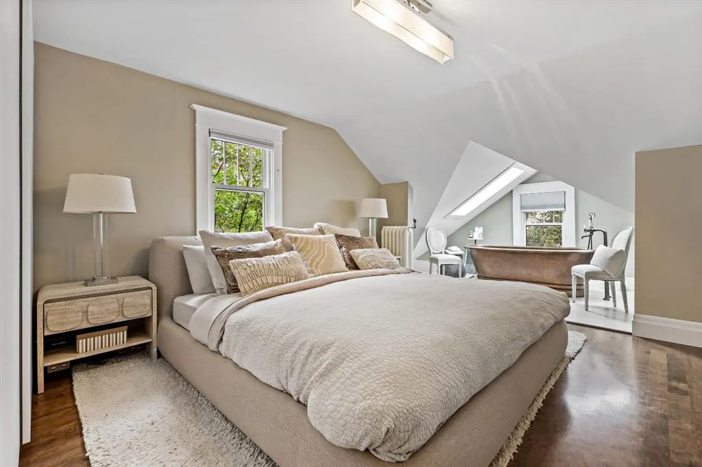 1314 Shelbourne Street SW