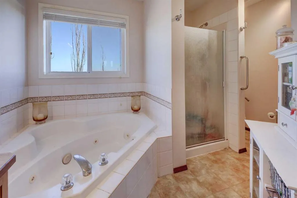 20 Coral Reef Bay NE