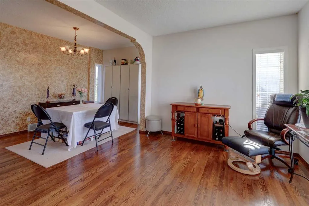 20 Coral Reef Bay NE