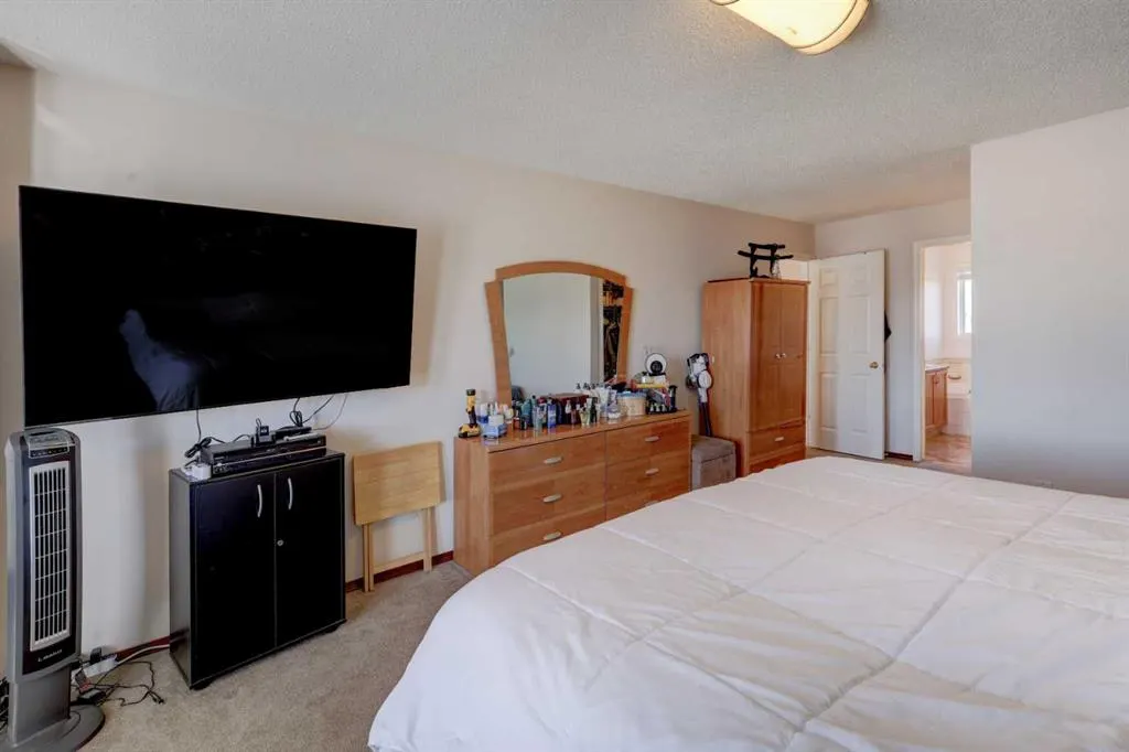 20 Coral Reef Bay NE