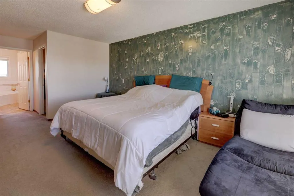 20 Coral Reef Bay NE