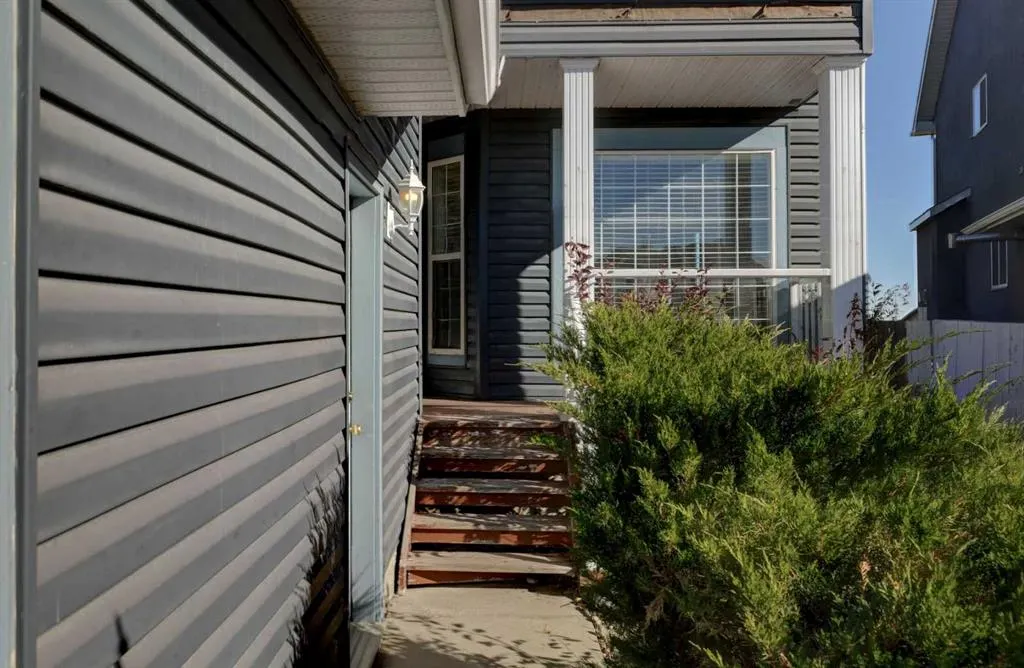 20 Coral Reef Bay NE