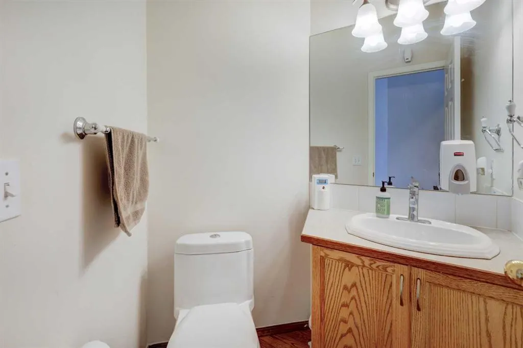 20 Coral Reef Bay NE