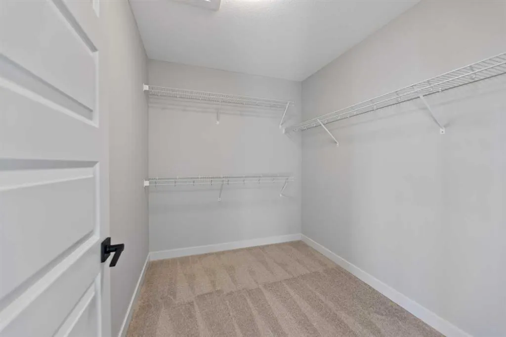 496 Lewisburg Place NE