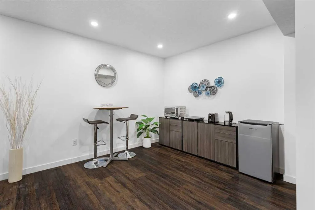 62 Carrington Rise NW