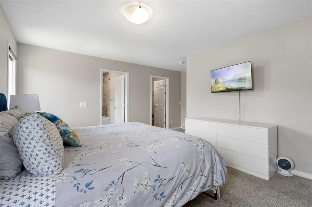 62 Carrington Rise NW