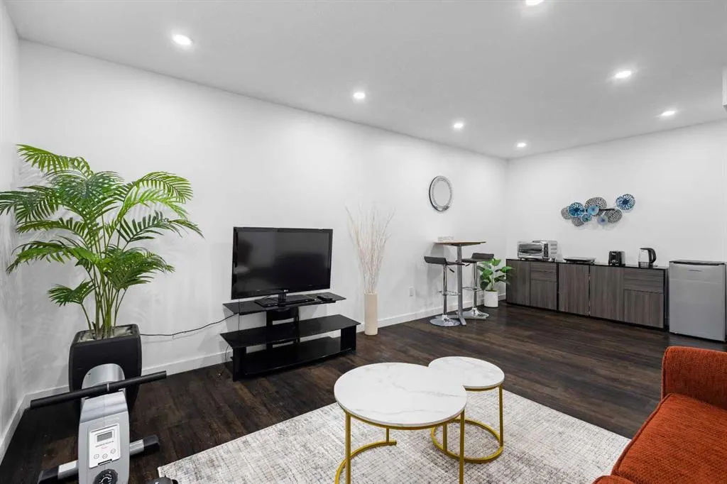 62 Carrington Rise NW