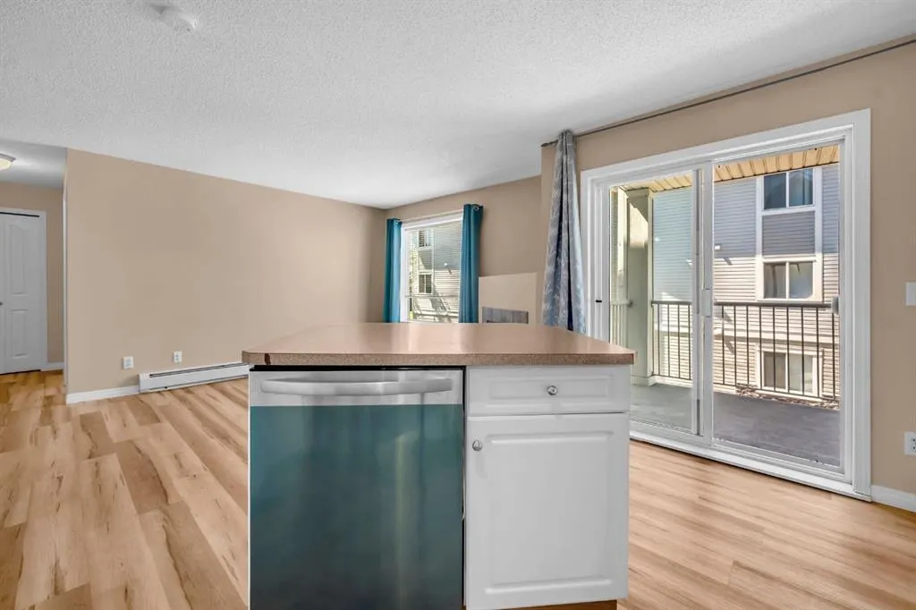 4204 valleyview Park SE, #204