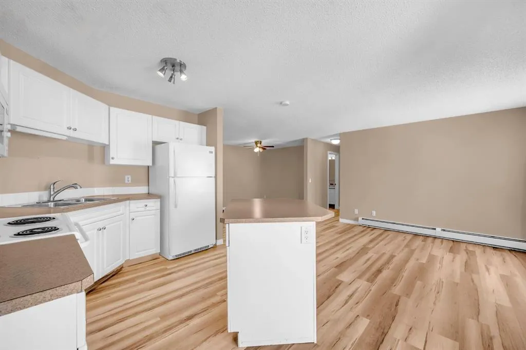 4204 valleyview Park SE, #204