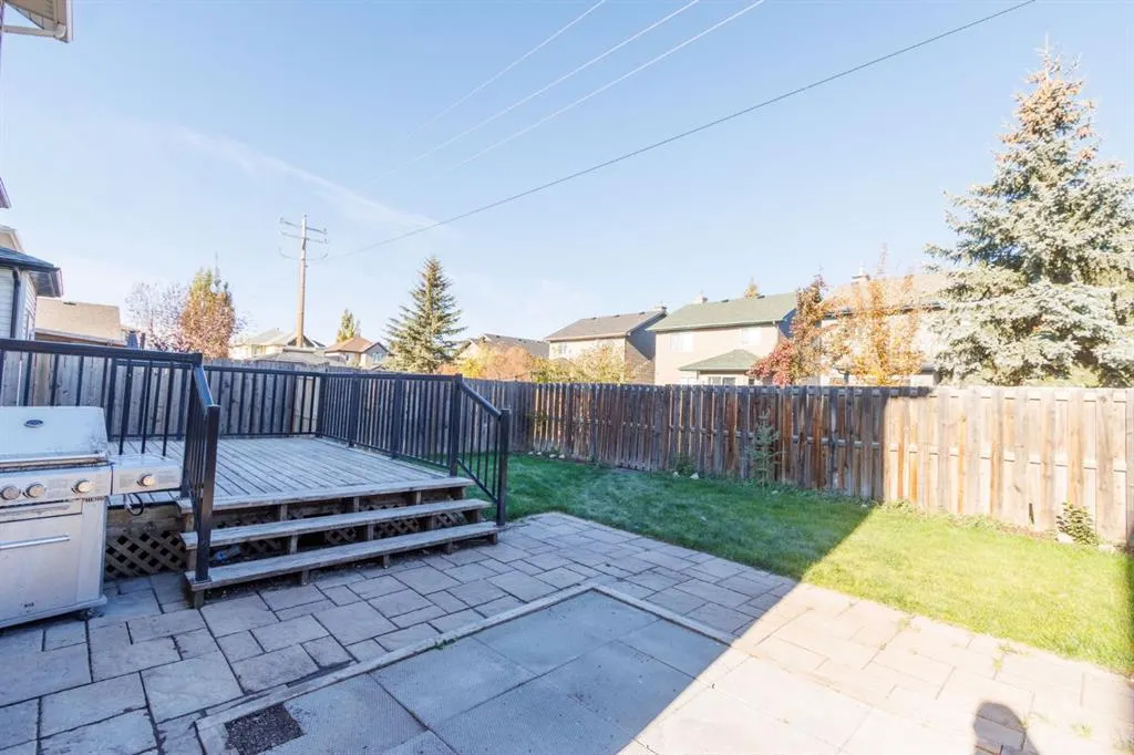 40 Chapalina Crescent SE