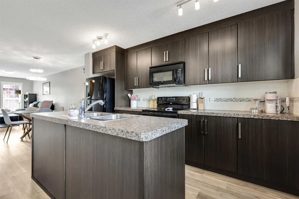 220 Mckenzie Towne Close SE