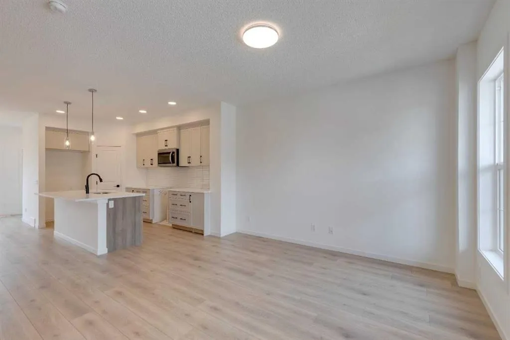 3598 Chestermere Boulevard