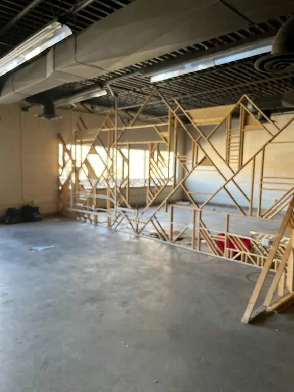 118 First Avenue W, #220