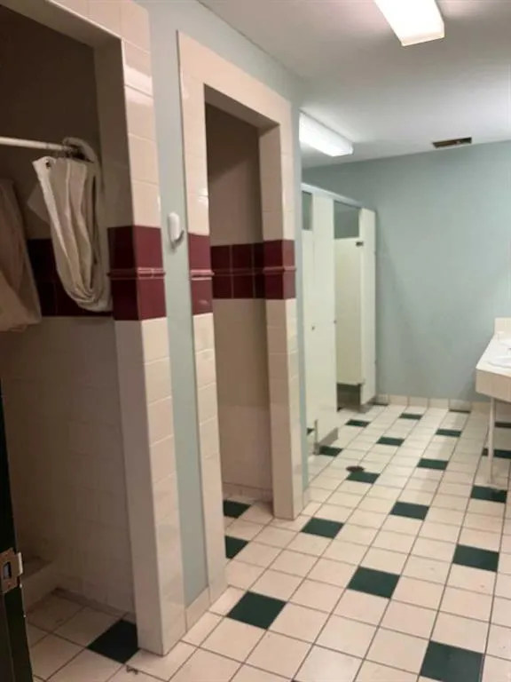 118 First Avenue W, #220