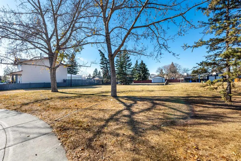 17 Castleridge Way NE