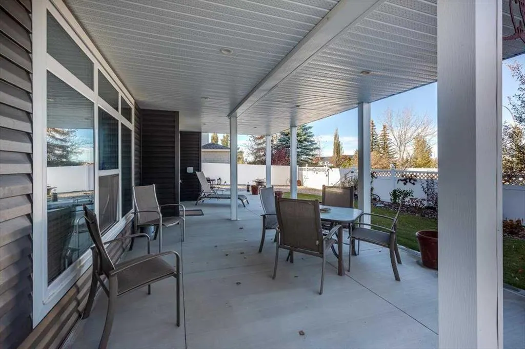 5 Leonard Close