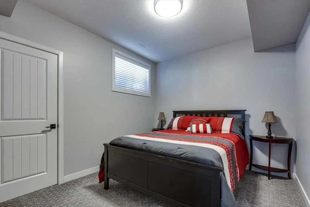 5 Leonard Close