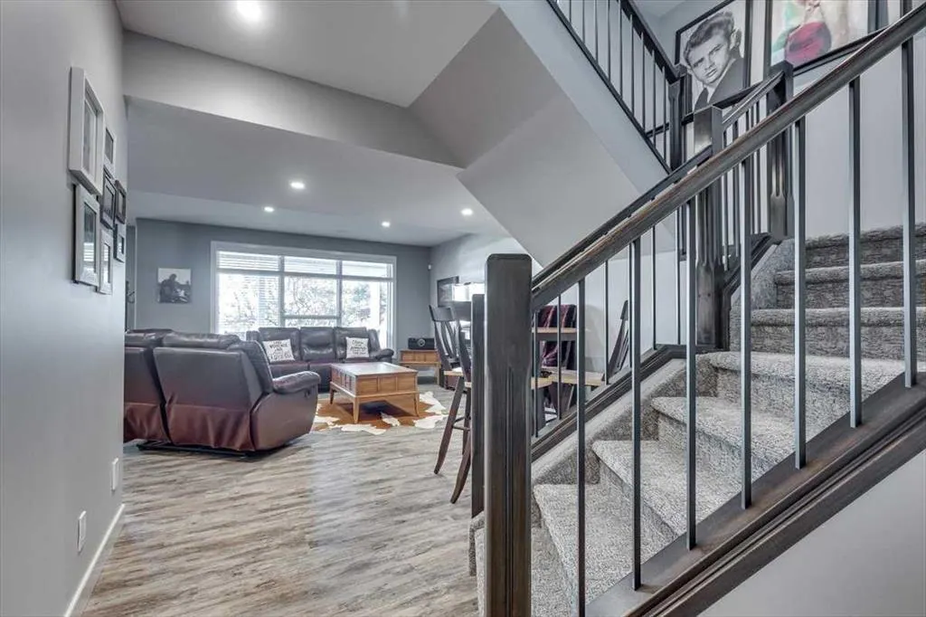 5 Leonard Close