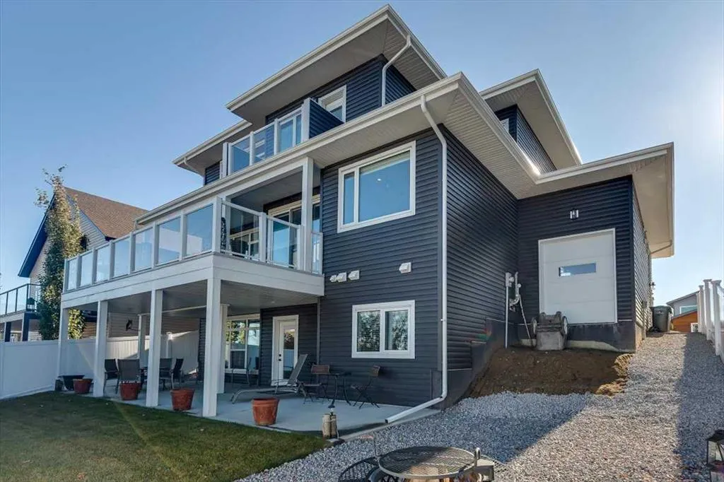 5 Leonard Close