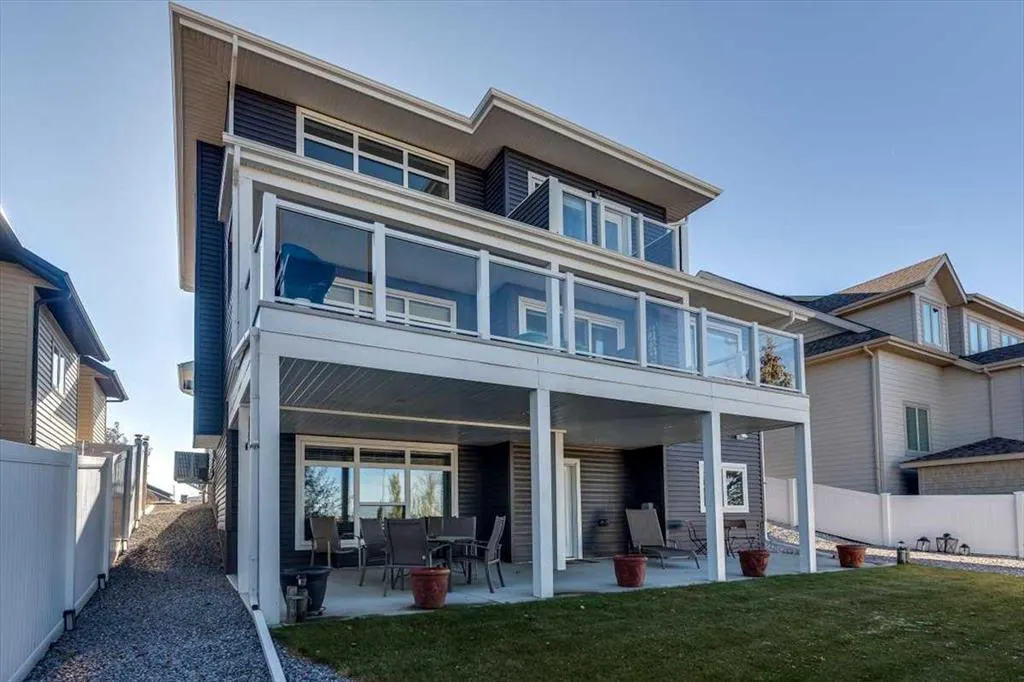 5 Leonard Close