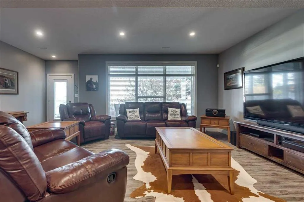 5 Leonard Close