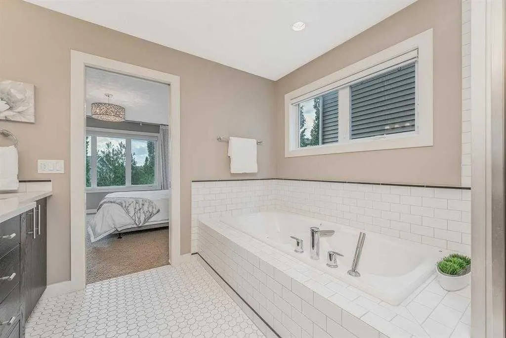 169 Aspen Hills Way SW