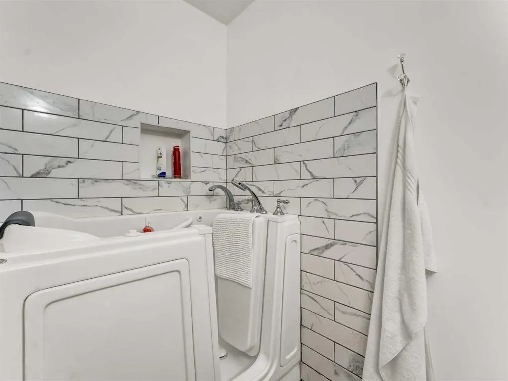 27 Turner Drive SE