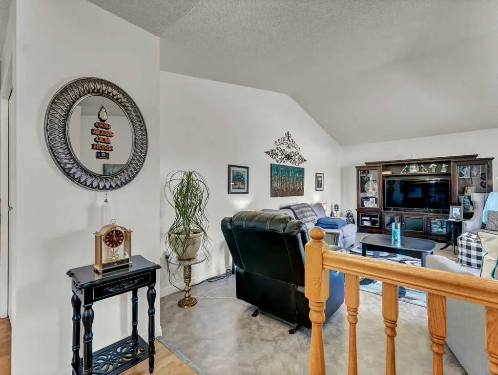 27 Turner Drive SE