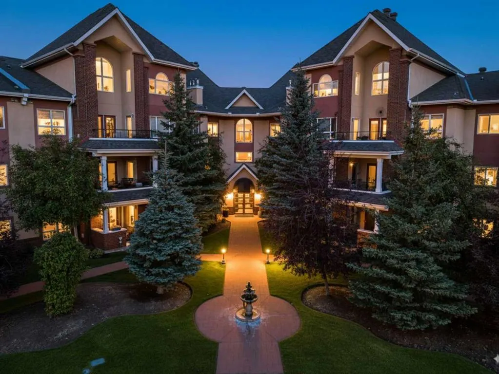 30 Sierra Morena Landing SW, #242
