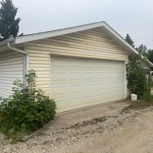 5827 60 Street
