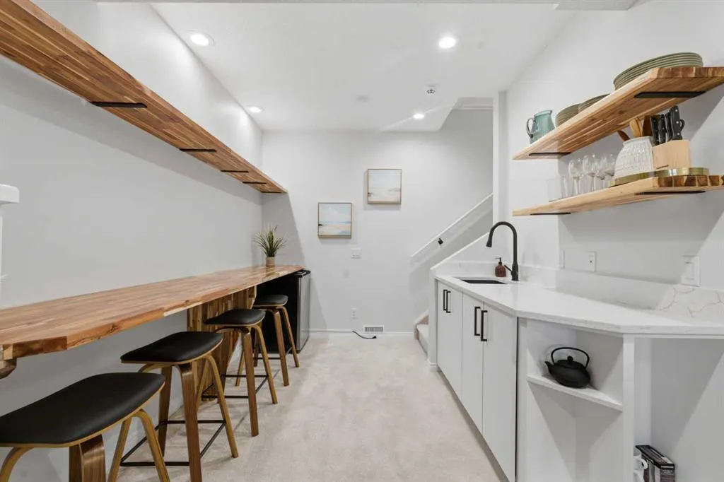 146 Springbluff Heights SW