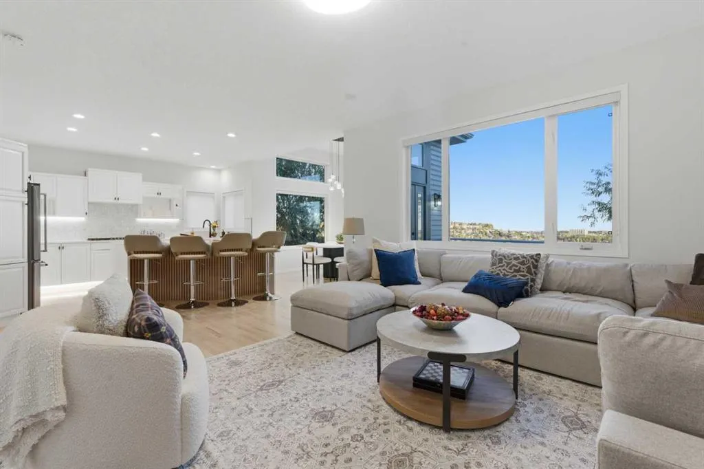 146 Springbluff Heights SW