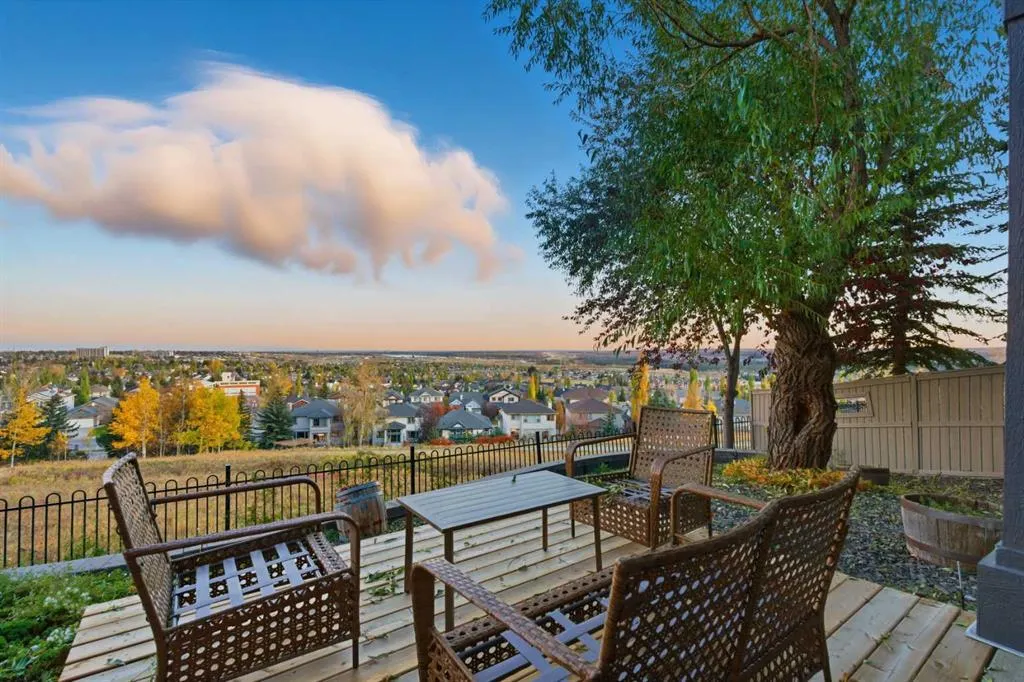 146 Springbluff Heights SW