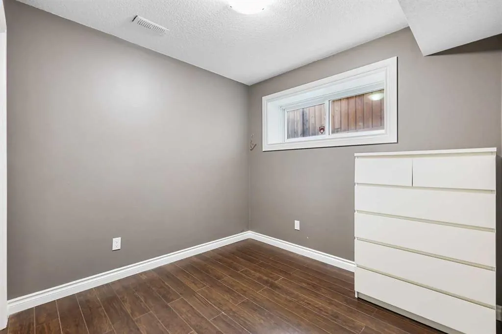 341 Bridleridge View SW