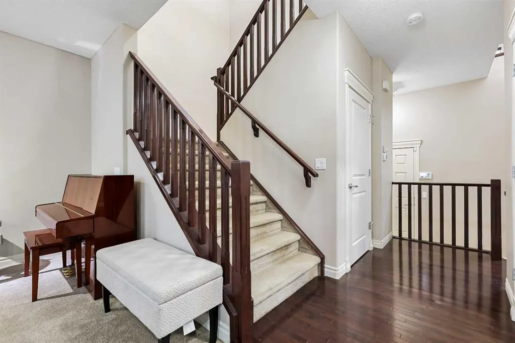 341 Bridleridge View SW