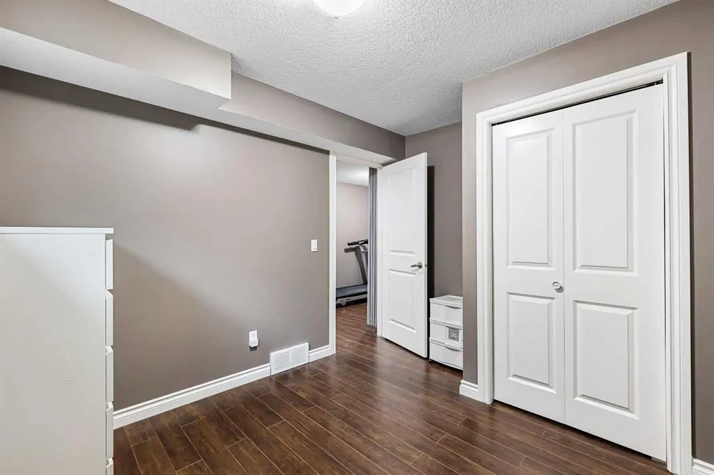 341 Bridleridge View SW