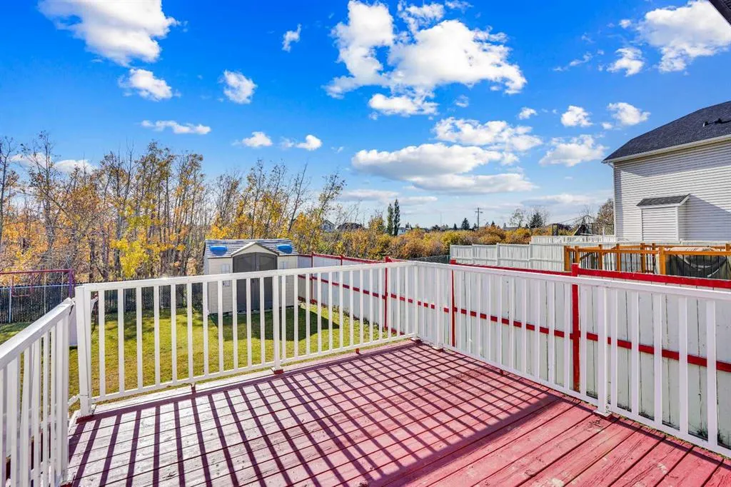 35 Taralea Place NE