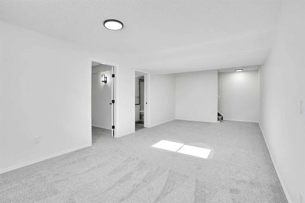 35 Taralea Place NE