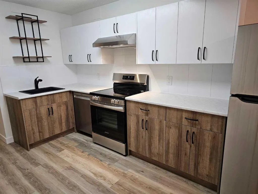 2137 / 2139 53 Avenue SW