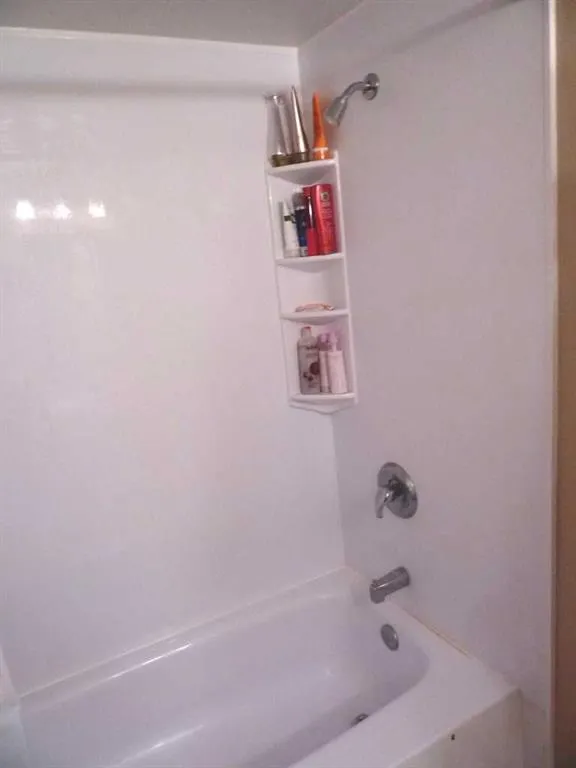 2137 / 2139 53 Avenue SW