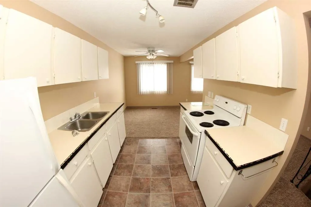 1713 St Edward's Boulevard N, #4