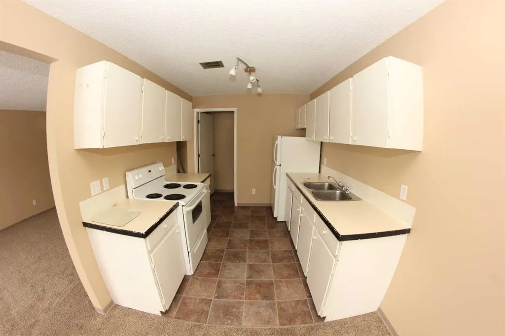 1713 St Edward's Boulevard N, #4