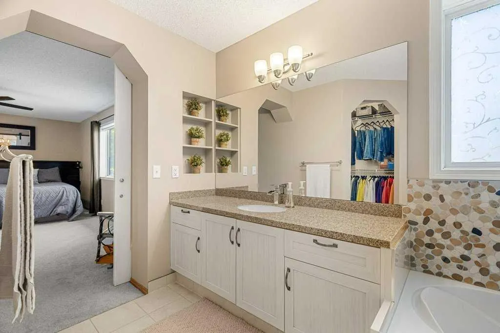 151 Mt Gibraltar Heights SE