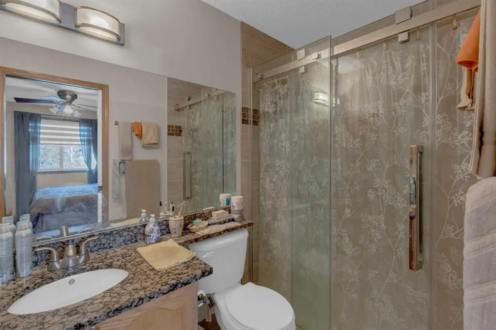 255 Panamount Lane NW