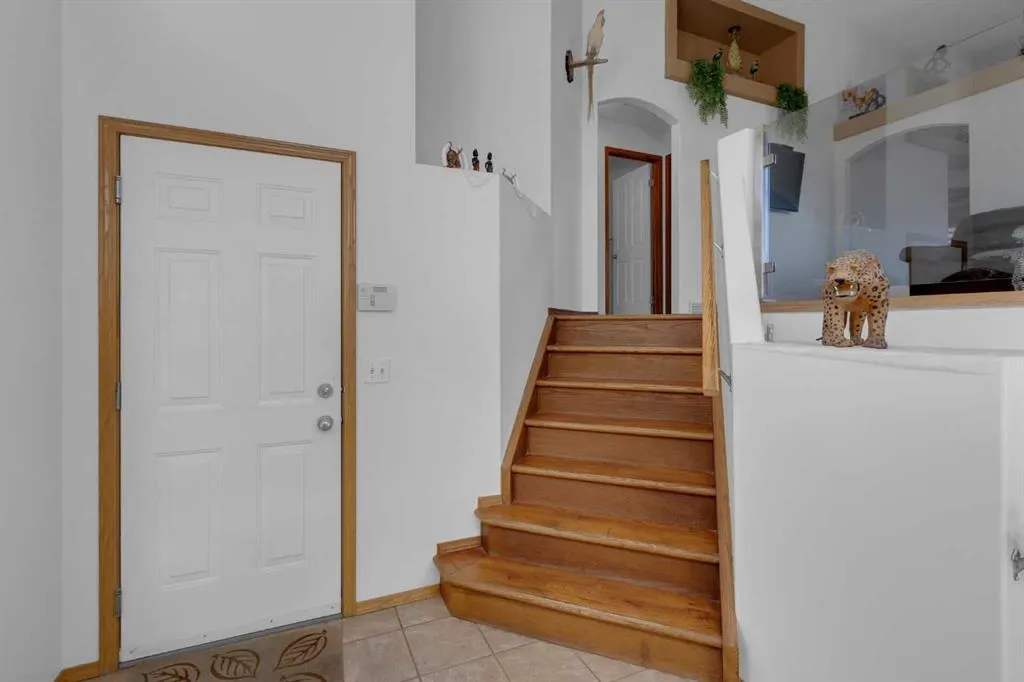 255 Panamount Lane NW